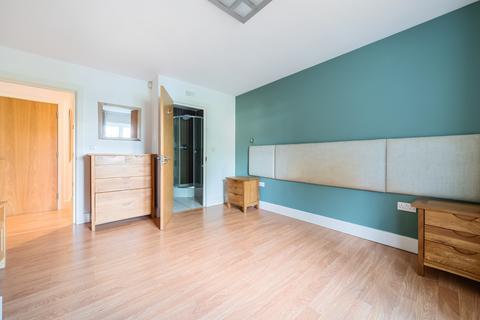 2 bedroom flat to rent, Ray Park Avenue, Maidenhead, SL6