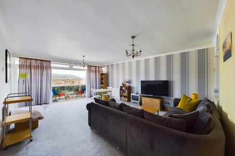 2 bedroom flat for sale, West Cliff Gardens, Folkestone