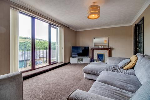 4 bedroom semi-detached house for sale, Victoria Springs, Holmfirth