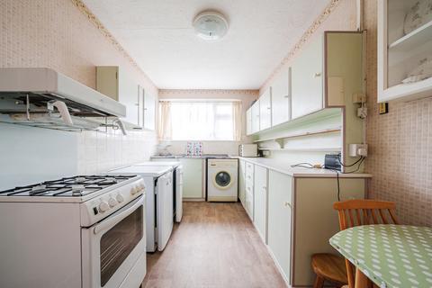 3 Ivy Gardens, Mitcham, CR4 1BR