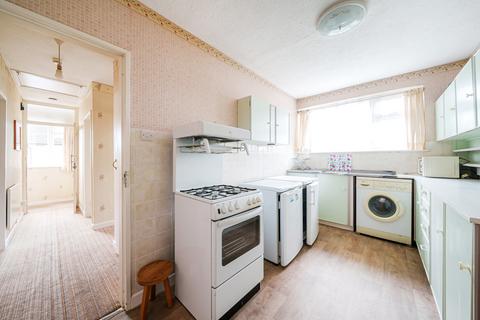 3 Ivy Gardens, Mitcham, CR4 1BR