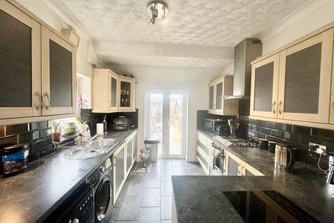 3 bedroom terraced house for sale, HUMBERSTONE ROAD, GRIMSBY