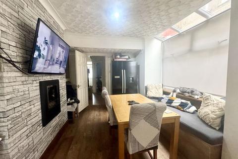 120 Humberstone Road, Grimsby, DN32 8DR