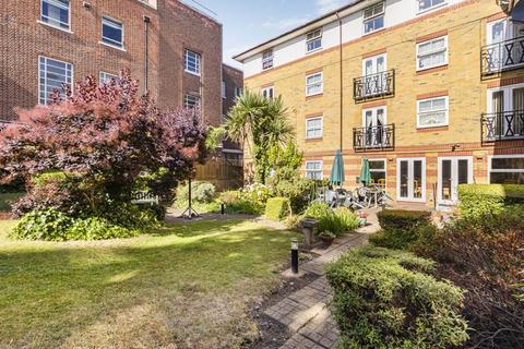 1 bedroom flat for sale, Glen Court, Station Road, Sidcup, DA15 7JU