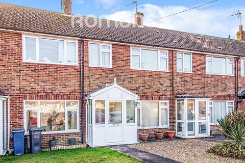 3 bedroom terraced house to rent, Stubbs End Close, Amersham