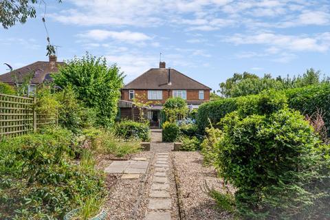 2 Fairfields, Great Kingshill, High Wycombe, HP15 6EP