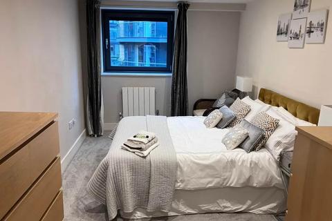 1 bedroom flat to rent, Millharbour, London E14