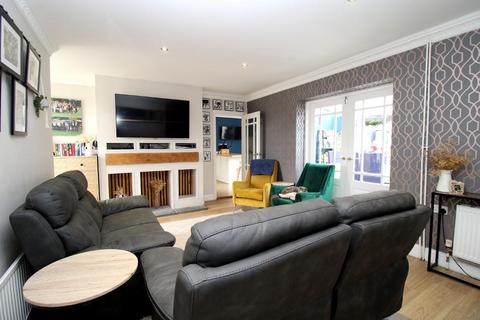 12 Dellcot Close, Luton, LU2 8HL