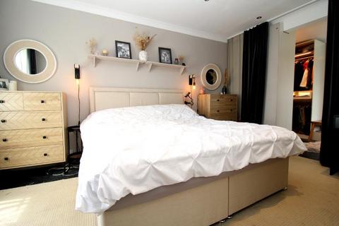 12 Dellcot Close, Luton, LU2 8HL