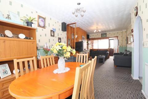 3 bedroom end of terrace house for sale, Woodbridge Close, Leagrave, Luton, Bedfordshire, LU4 9DB