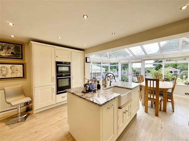 Kitchen/diner/living space