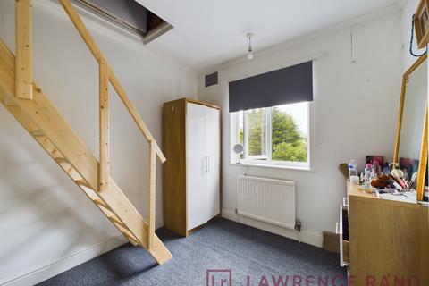 18 Appledore Avenue, Ruislip, HA4 0UU