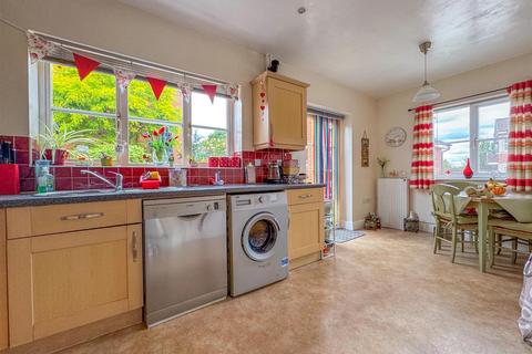 4 bedroom semi-detached house for sale, De Havilland Way, Burbage