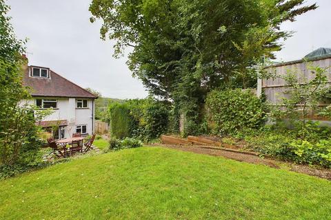1 Famet Close, Purley, CR8 2DX