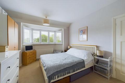 1 Famet Close, Purley, CR8 2DX