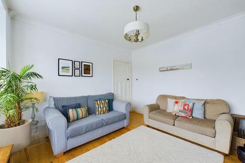 1 Famet Close, Purley, CR8 2DX
