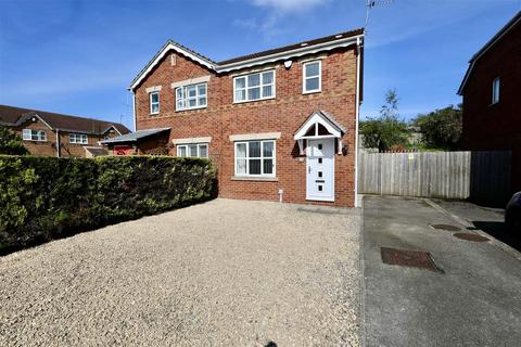 3 bedroom semi-detached house for sale, Mast Drive, Hull