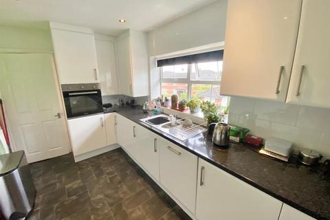 41 Bishopton Drive, Macclesfield, SK11 8TS
