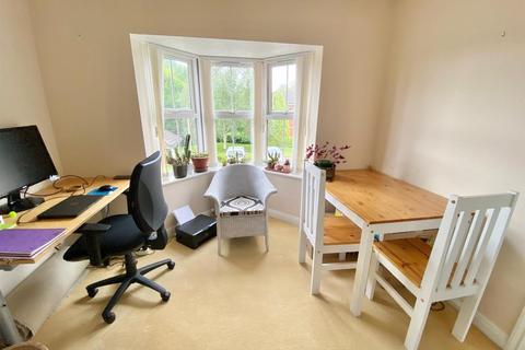 41 Bishopton Drive, Macclesfield, SK11 8TS