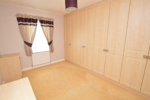 41 Bishopton Drive, Macclesfield, SK11 8TS