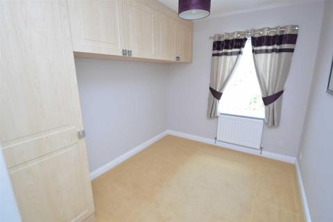 41 Bishopton Drive, Macclesfield, SK11 8TS