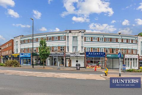 2 bedroom duplex to rent, Central Road, Worcester Park