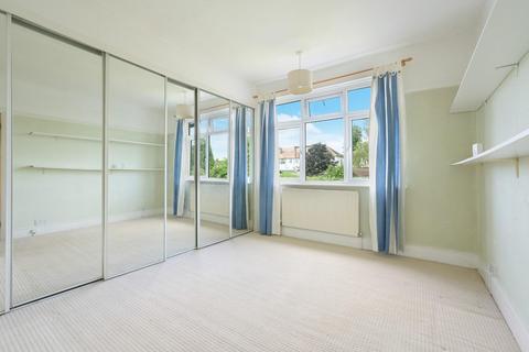90 Bridgewood Road, Worcester Park, KT4 8XR