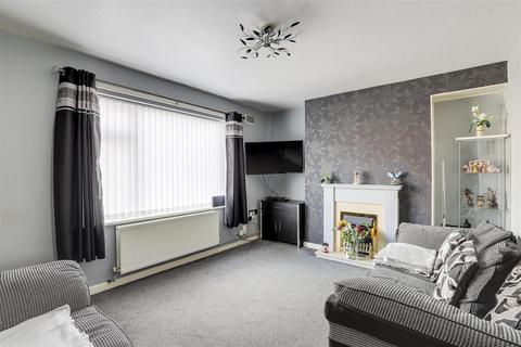 13 Amesbury Circus, Nottingham, NG8 6BY