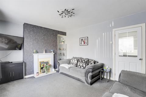 13 Amesbury Circus, Nottingham, NG8 6BY
