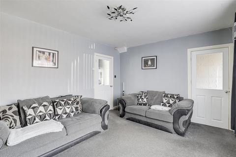 13 Amesbury Circus, Nottingham, NG8 6BY