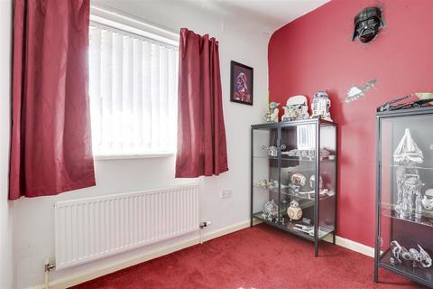 13 Amesbury Circus, Nottingham, NG8 6BY