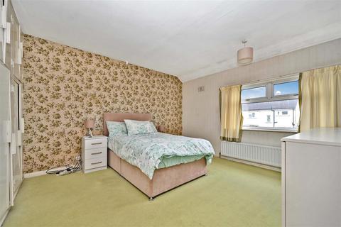 3 bedroom terraced house for sale, Hill Crescent, Rawdon, Leeds