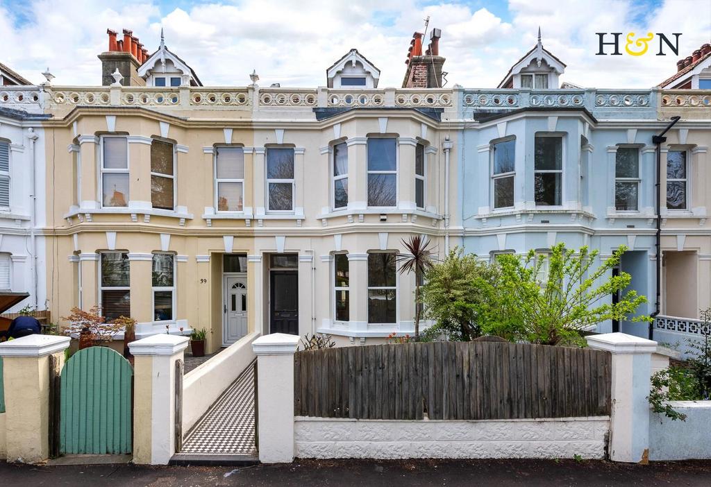 Westbourne Gardens, Hove BN3 1 bed flat for sale £350,000