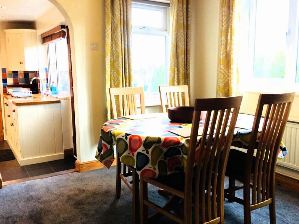 Dining Room.jpg