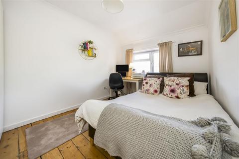 15 East Crescent, Windsor, SL4 5LD
