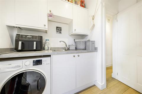 15 East Crescent, Windsor, SL4 5LD