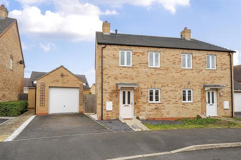 3 bedroom semi-detached house for sale, Appledine Way, Bedford