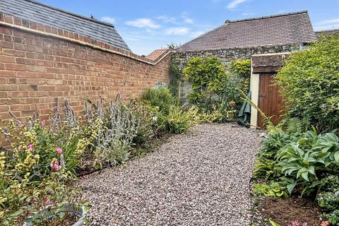 2 bedroom terraced house for sale, Southam Street, Kineton, Warwick