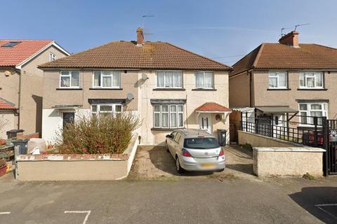 4 bedroom terraced house to rent, Vernon Road, Feltham TW13