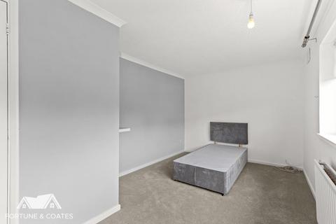 137 Broadfield, Harlow, CM20 3PY