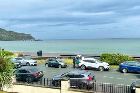 2 bedroom retirement property for sale, Clarence Road, Craig y Don, Llandudno