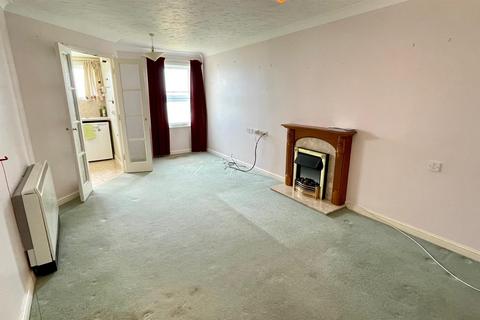 2 bedroom retirement property for sale, Clarence Road, Craig y Don, Llandudno