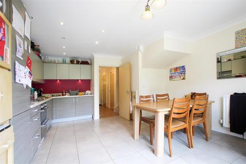 4 bedroom townhouse to rent, Circus Drive, Cambridge CB4