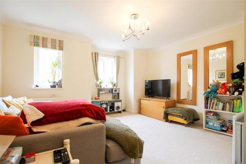 4 bedroom townhouse to rent, Circus Drive, Cambridge CB4