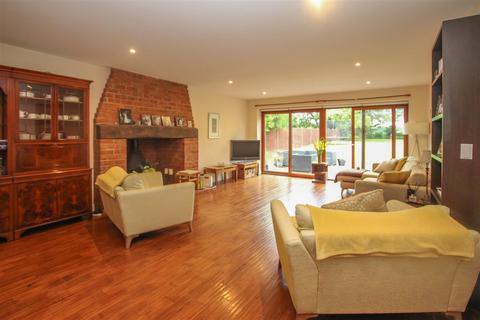 7 bedroom detached house for sale, Chelmsford Road, Shenfield, Brentwood