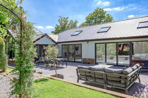 2 High Trees, Stock, Ingatestone, CM4 9DQ