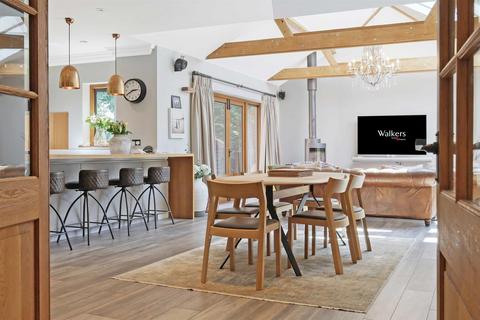 2 High Trees, Stock, Ingatestone, CM4 9DQ