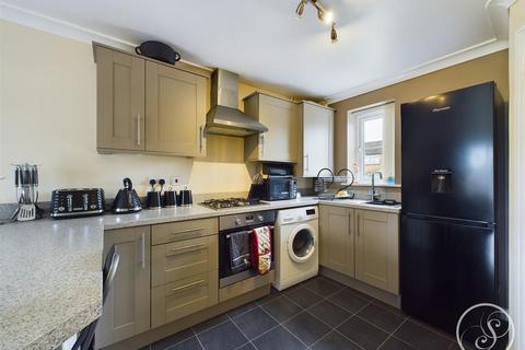 3 bedroom semi-detached house for sale, Whinmoor Way., Leeds