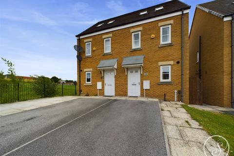 3 bedroom semi-detached house for sale, Whinmoor Way., Leeds