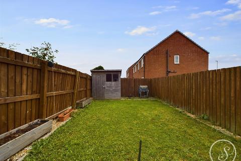 3 bedroom semi-detached house for sale, Whinmoor Way., Leeds